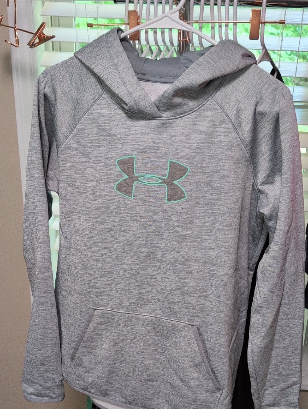 Under Armour Bundle!!! Light Gray Hoodie with Mint Logo And Leggings